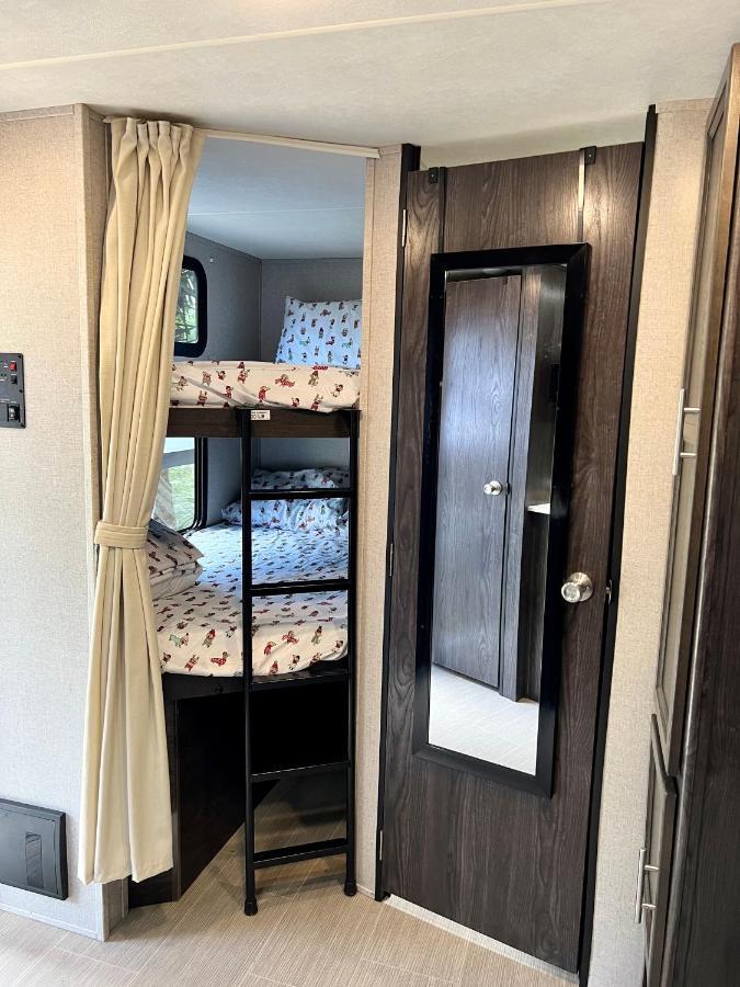 Lake Front Rv Experience Close To Port Canaveral And Kennedy Space Center Hotel Titusville Bagian luar foto