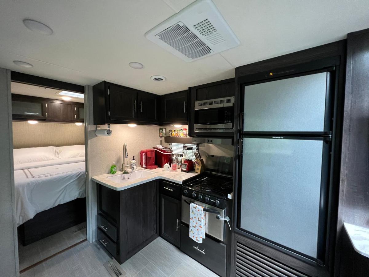 Lake Front Rv Experience Close To Port Canaveral And Kennedy Space Center Hotel Titusville Bagian luar foto