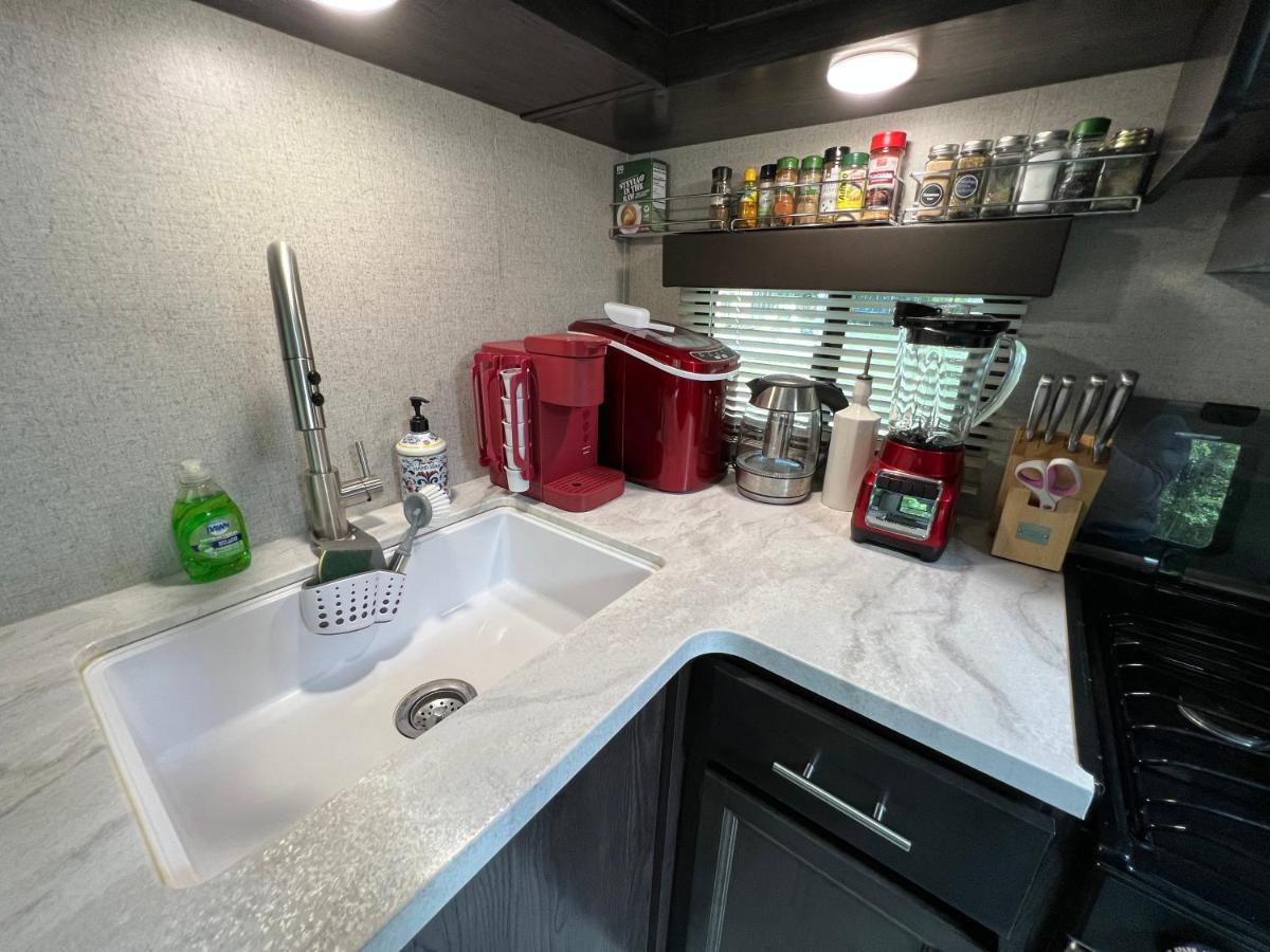Lake Front Rv Experience Close To Port Canaveral And Kennedy Space Center Hotel Titusville Bagian luar foto